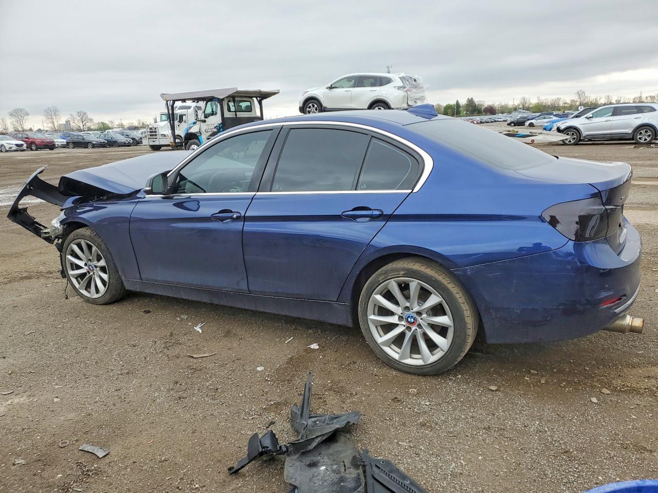 2017 BMW 330 Xi - Фото 2