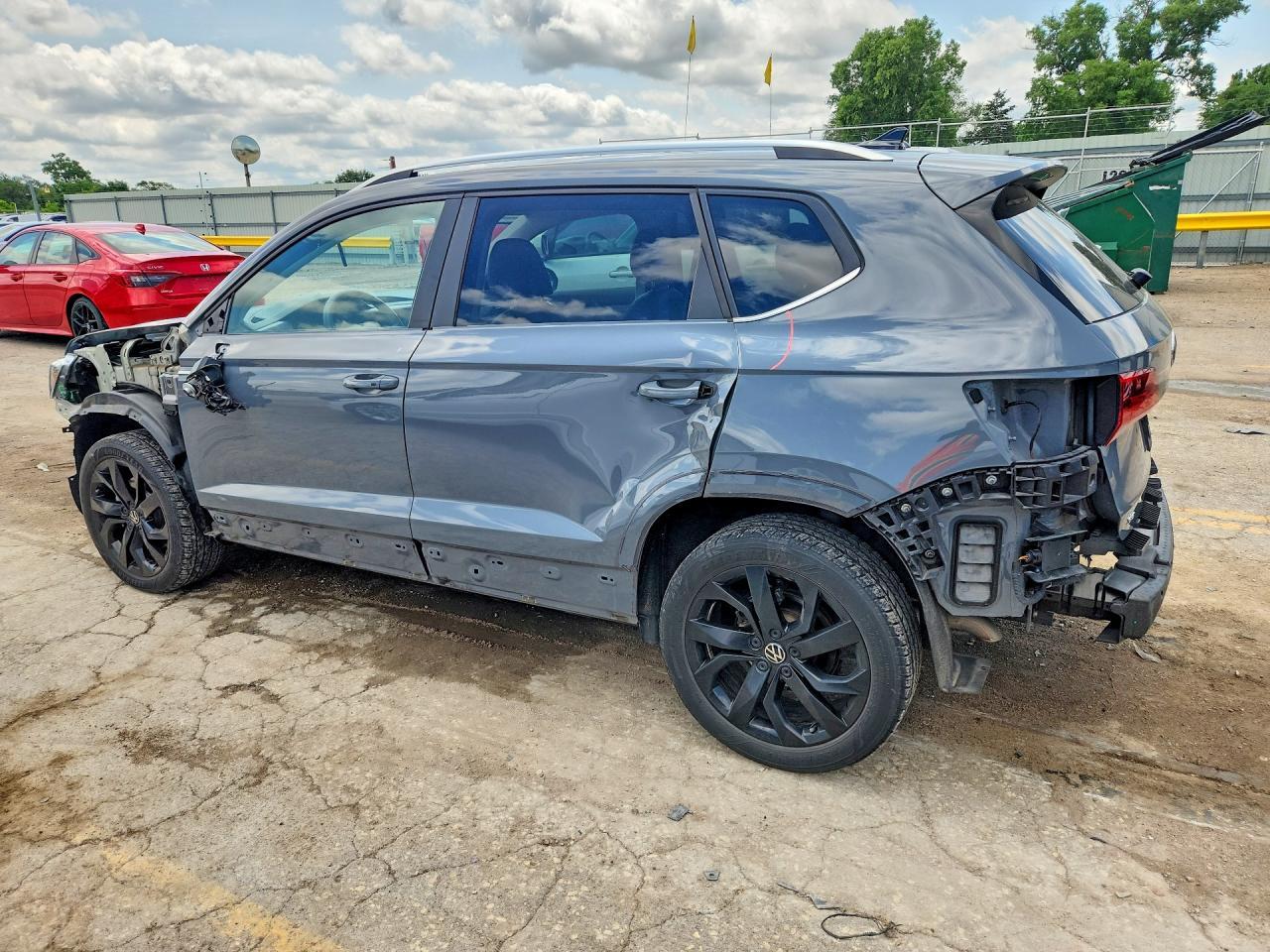 2022 Volkswagen Taos Se - Фото 2