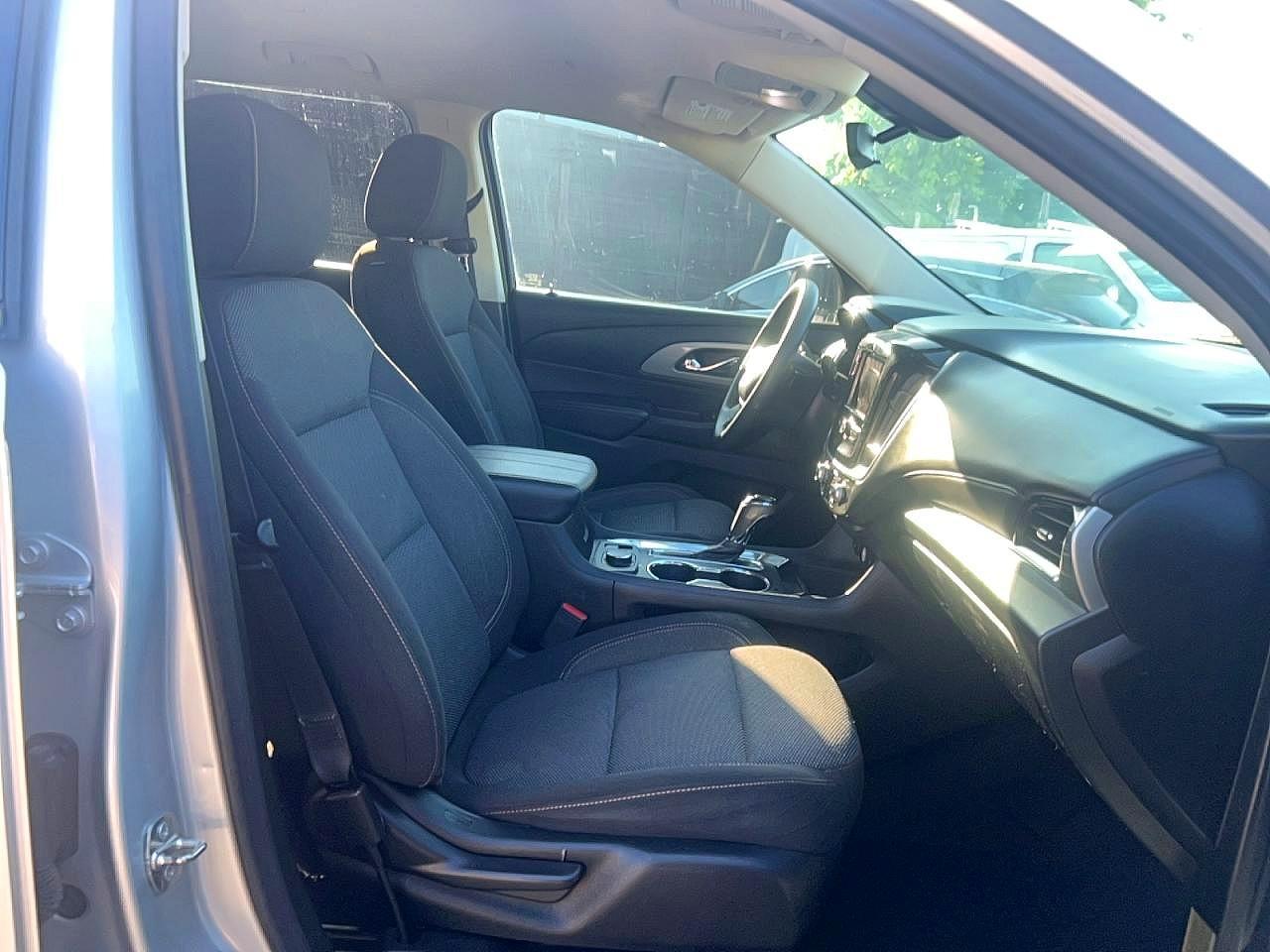 2020 Chevrolet Traverse Ls - Фото 5