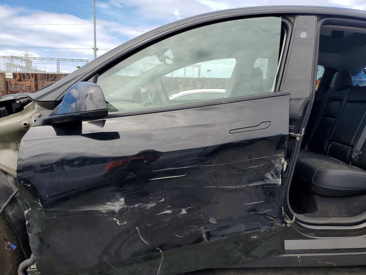 2024 Tesla Model Y - Image 7