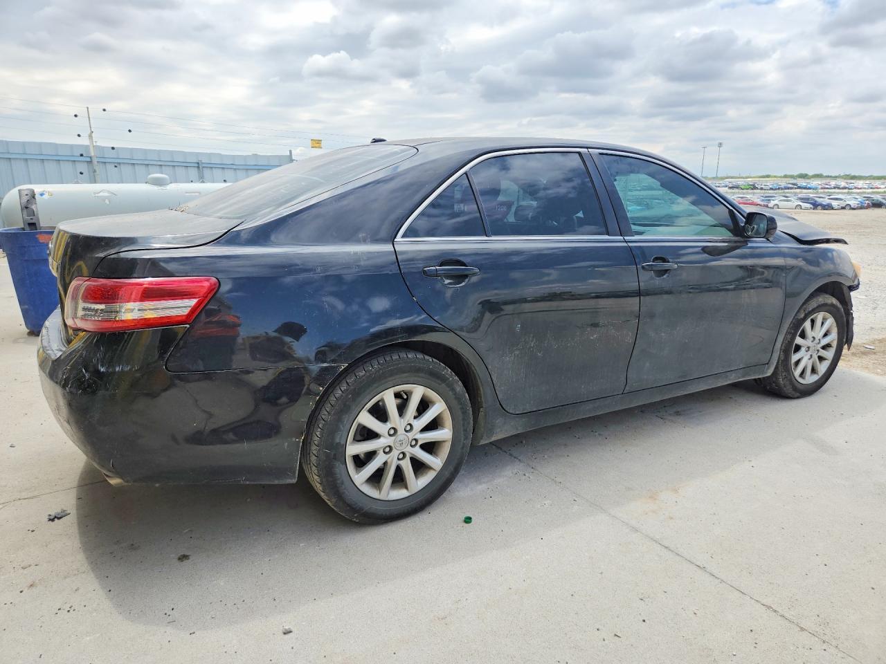 2010 Toyota Camry Xle V6 - Фото 3
