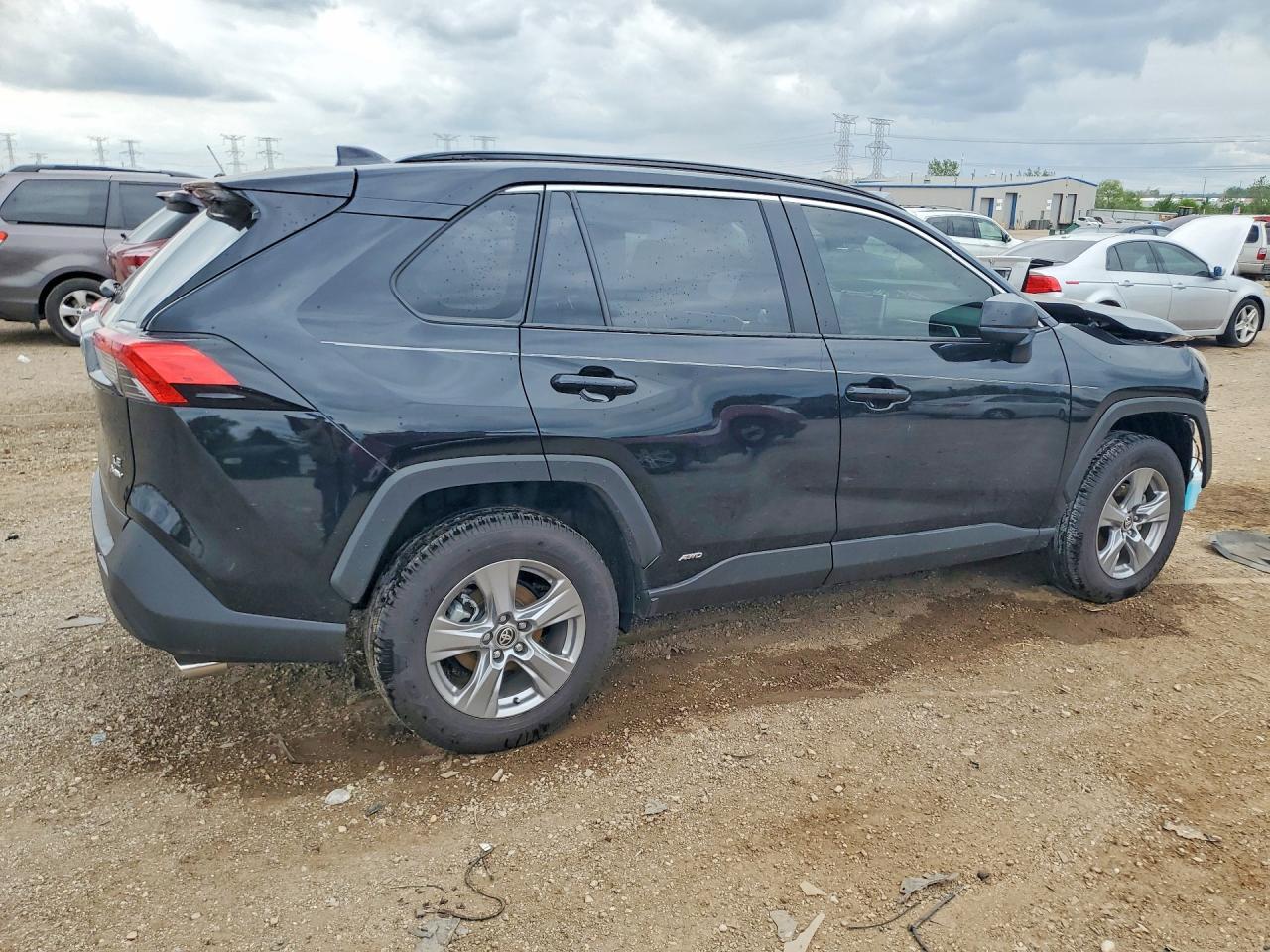 2025 Toyota Rav4 Le - Image 3