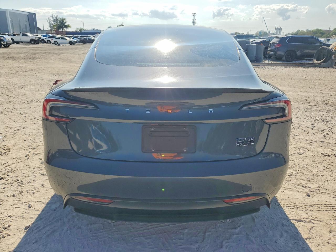 2025 Tesla Model 3 - Image 6