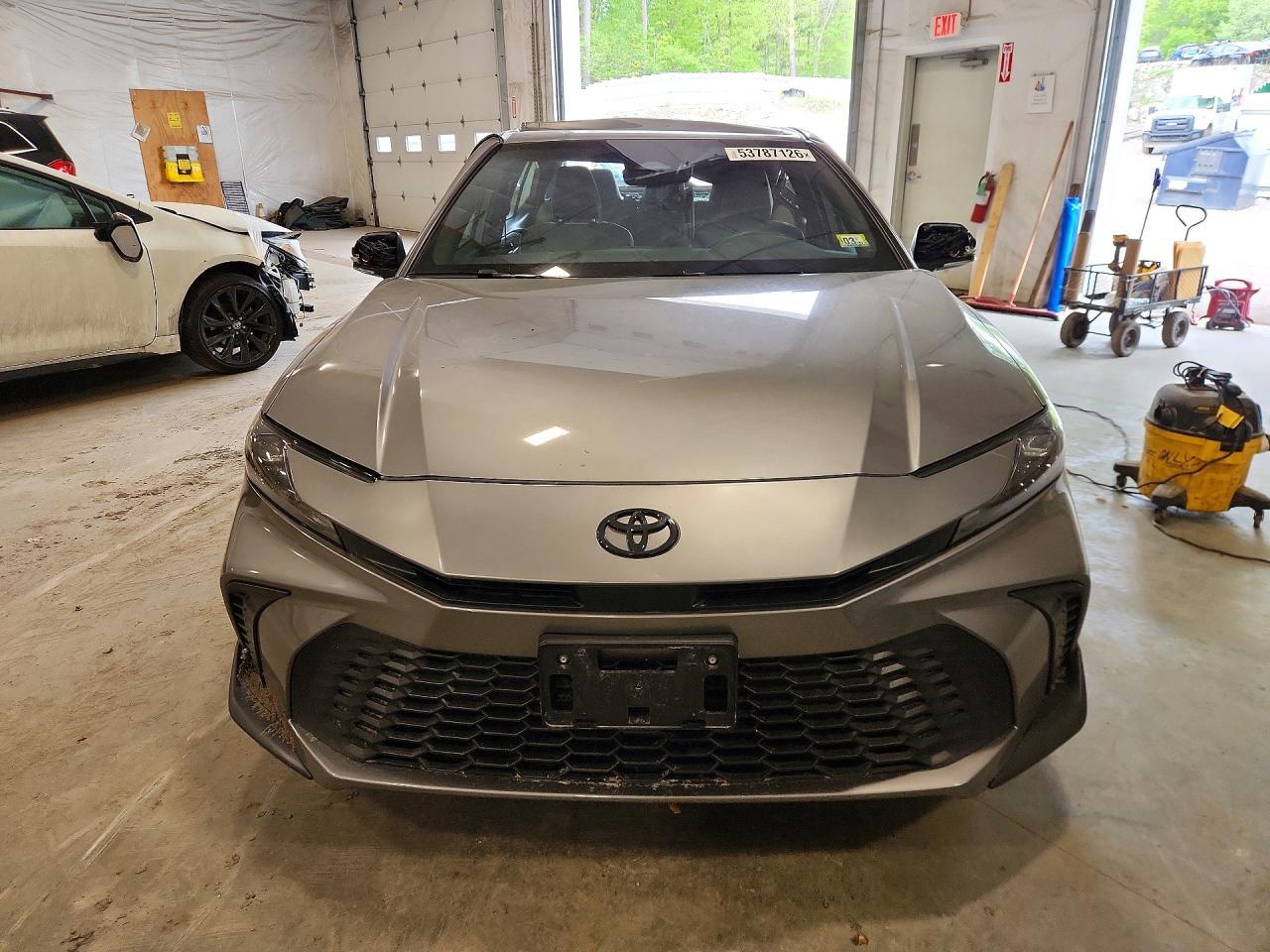 2025 Toyota Camry Se - Фото 5