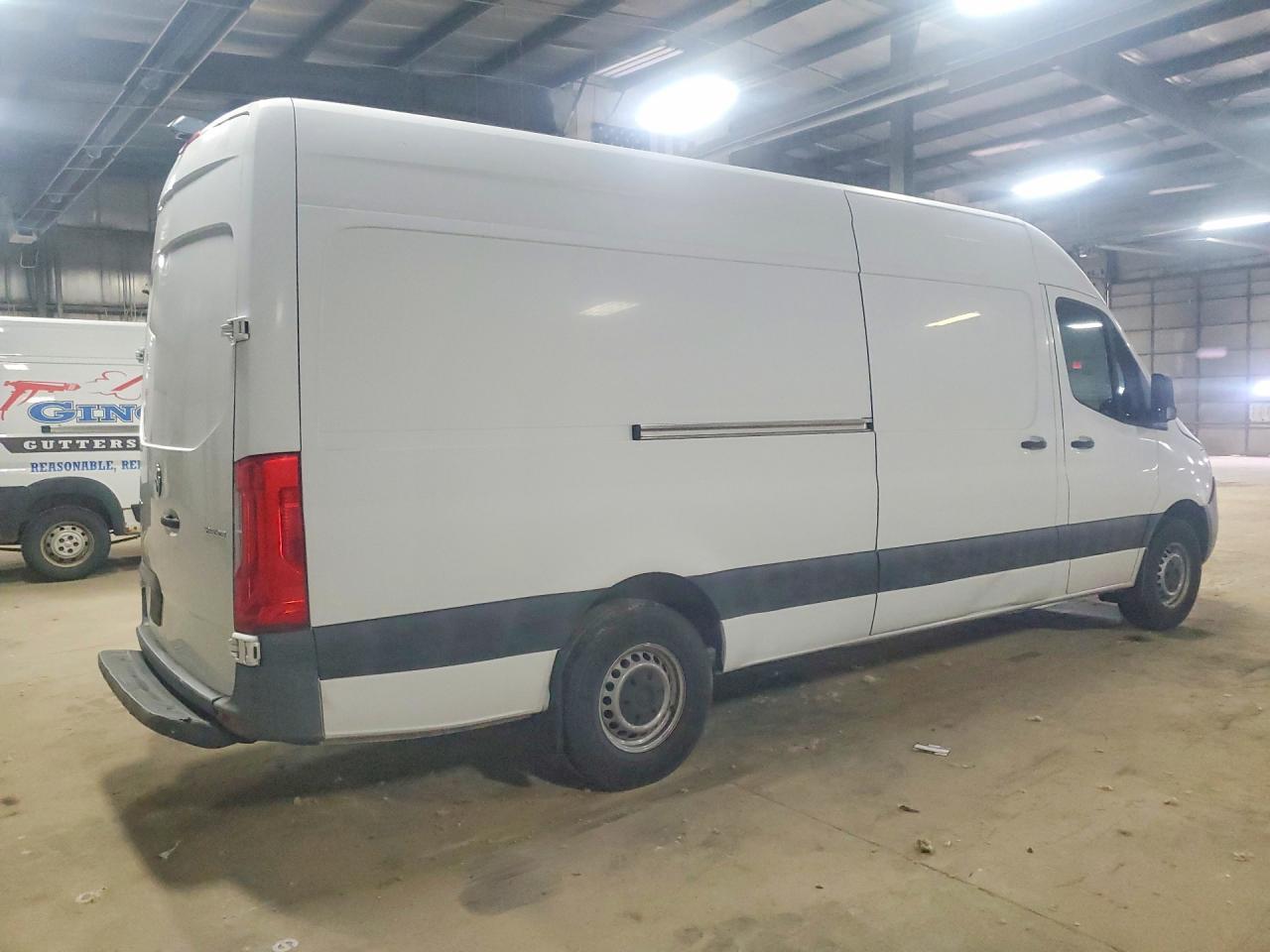 2021 Mercedes Benz Sprinter 2500 Delivery Van - Фото 3