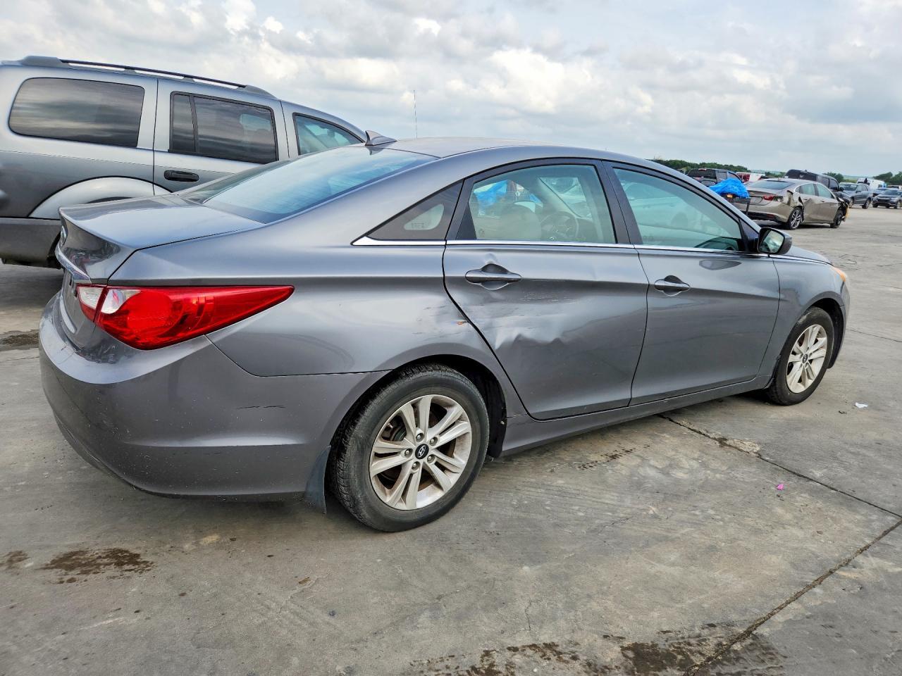 2013 Hyundai Sonata Gls - Image 3