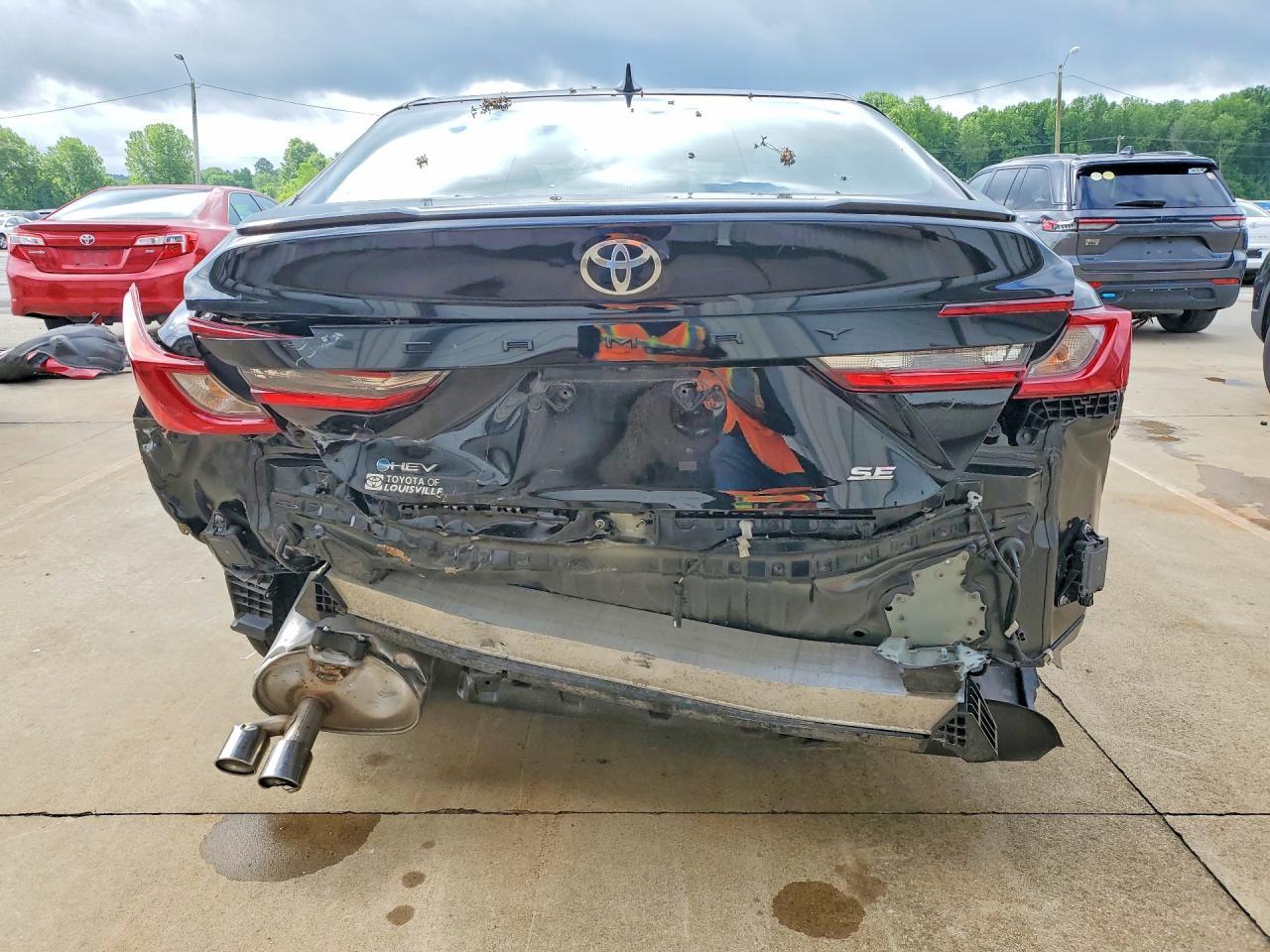 2025 Toyota Camry Se - Image 6