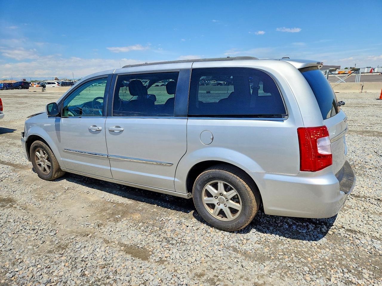 2011 Chrysler Town & Country Touring - Image 2