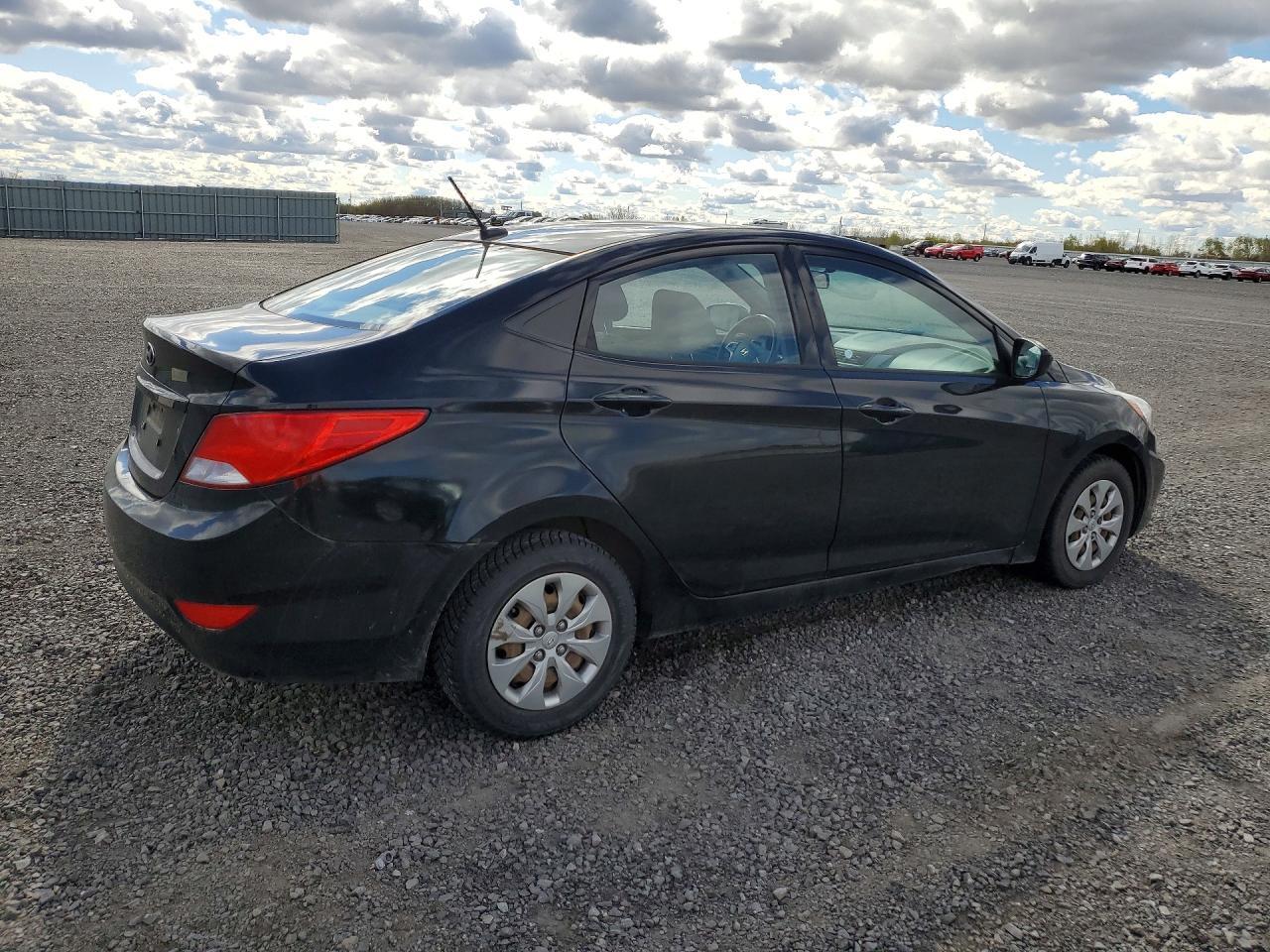 2016 Hyundai Accent Se - Image 3