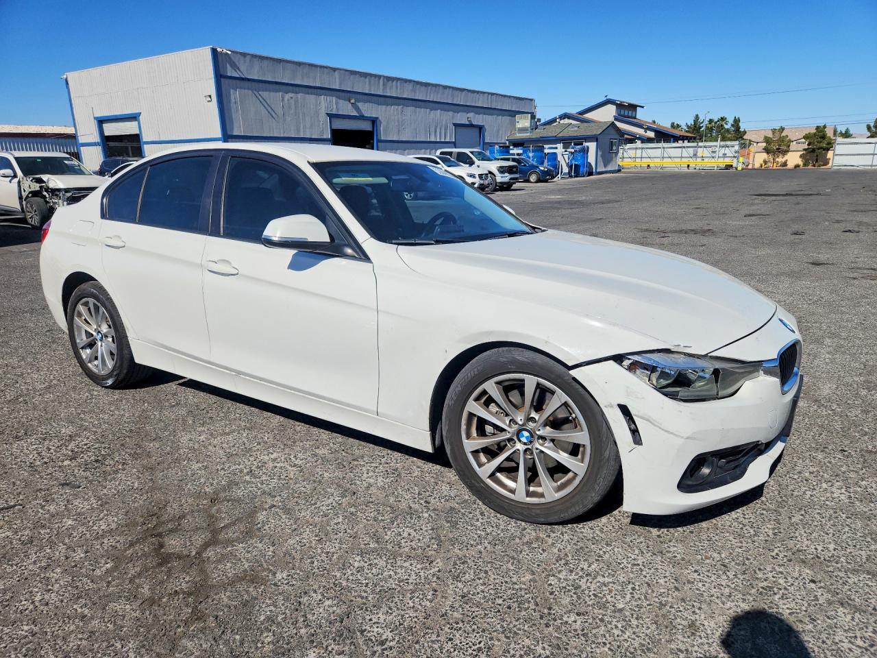 2017 BMW 320 I - Фото 4