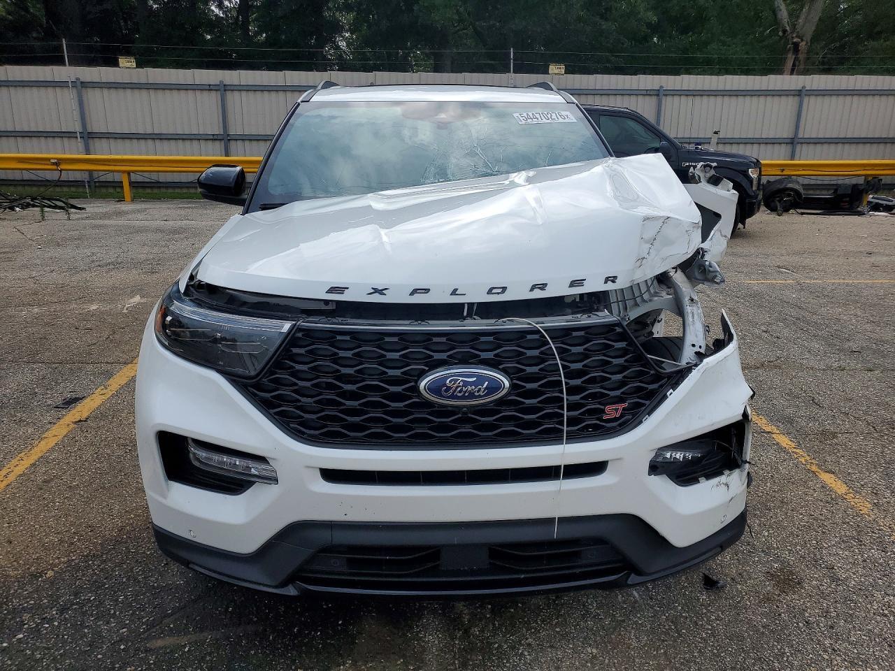 2023 Ford Explorer St - Image 5