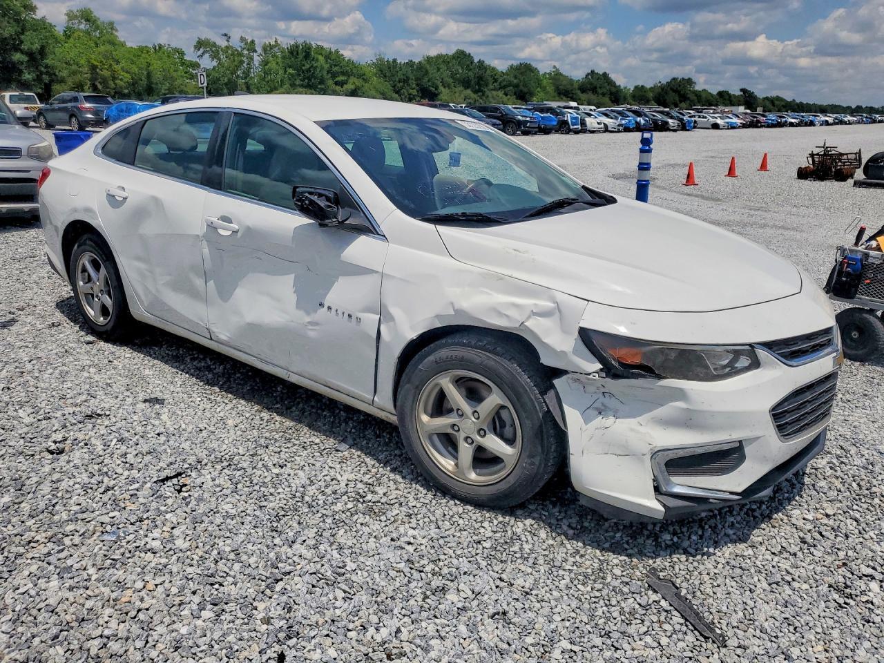 2017 Chevrolet Malibu Ls - Фото 4