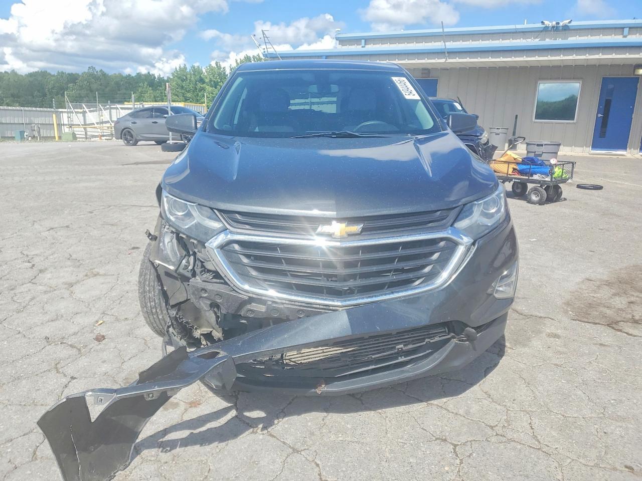 2018 Chevrolet Equinox Ls - Image 5
