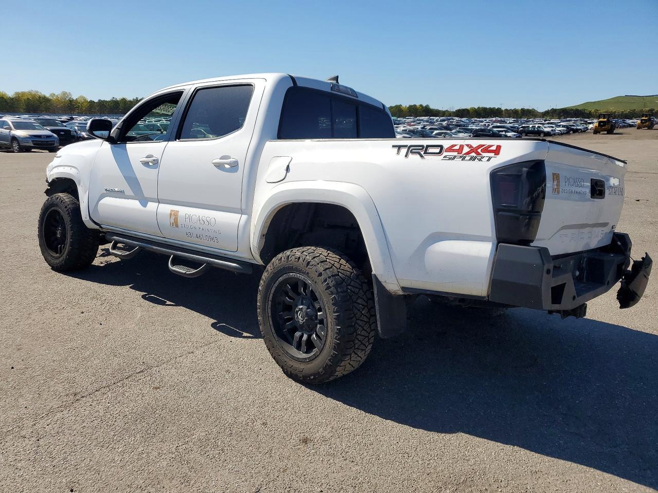 2016 Toyota Tacoma Trd Sport - Image 2