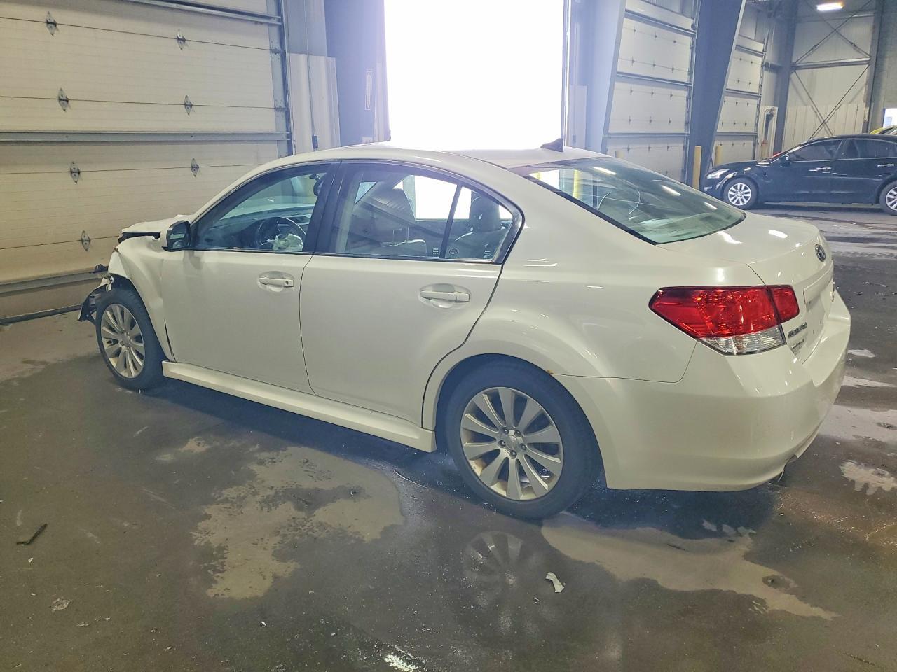 2011 Subaru Legacy 3.6R Limited - Фото 2