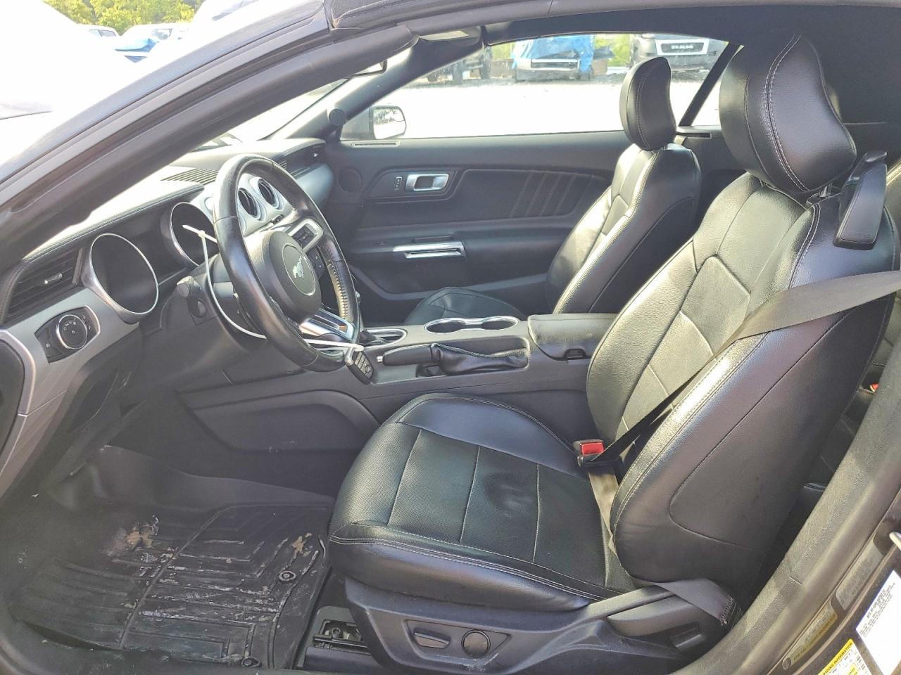 2020 Ford Mustang - Image 7