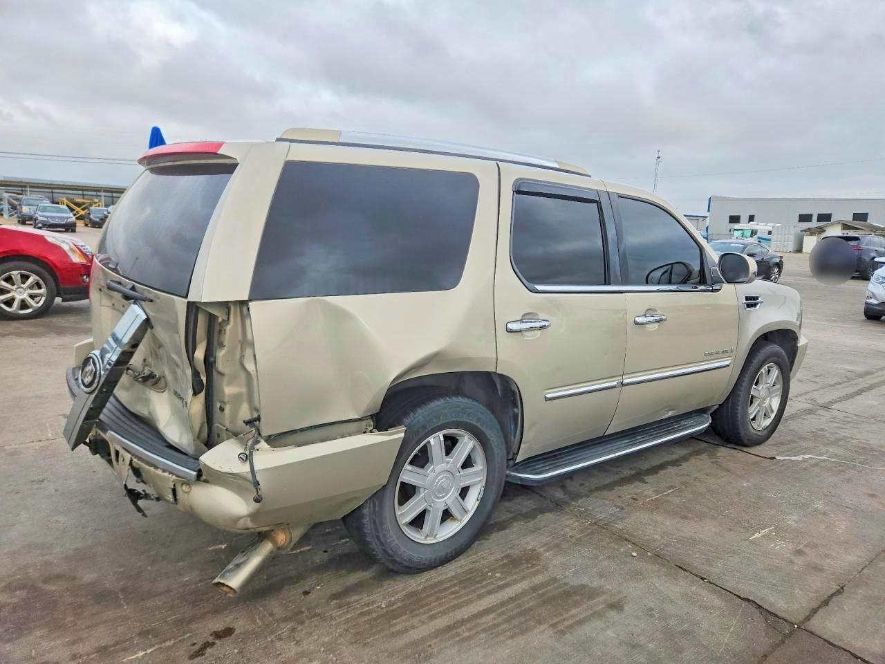 2009 Cadillac Escalade - Image 3