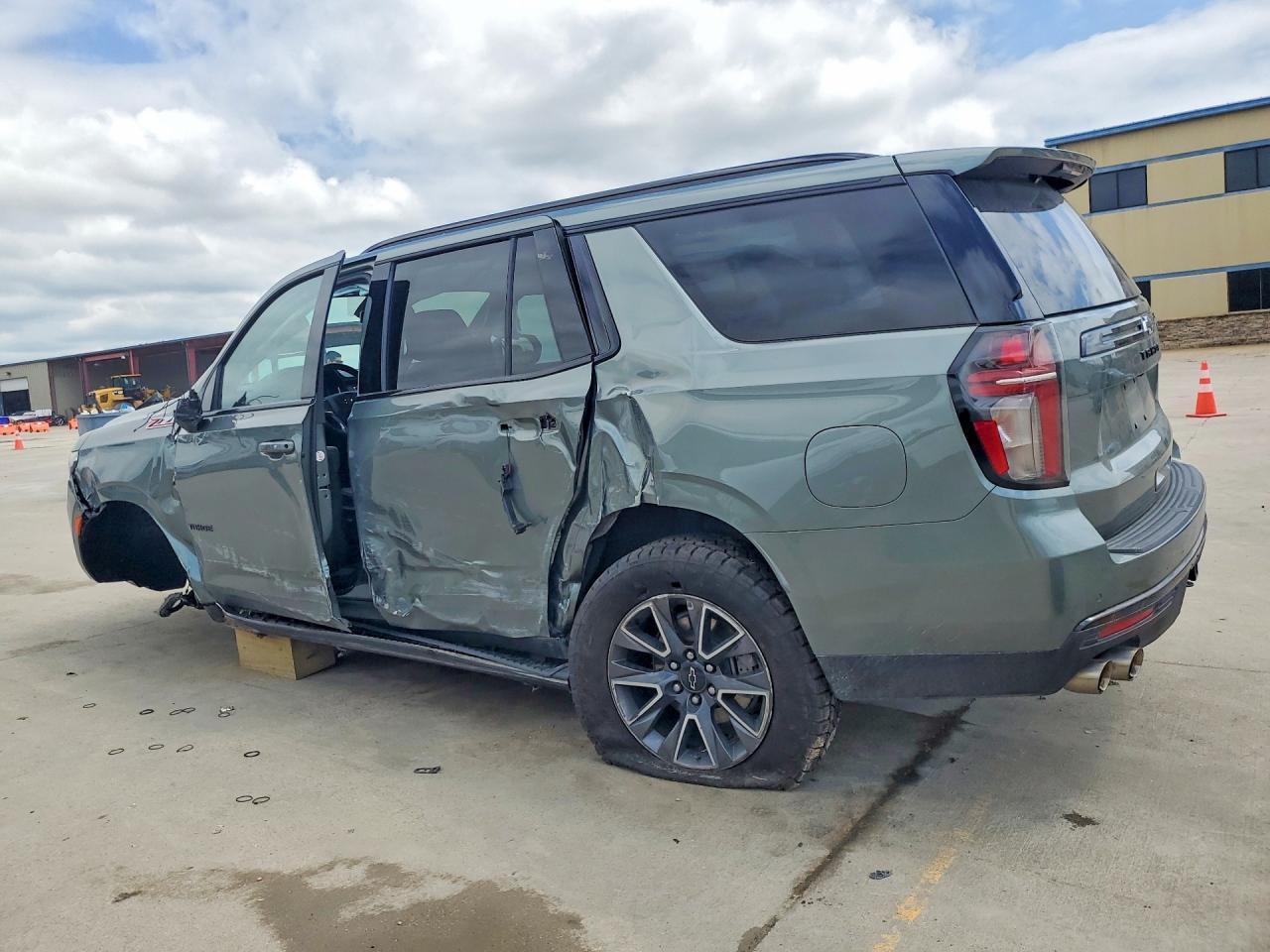 2023 Chevrolet Tahoe K1500 Z71 - Image 2