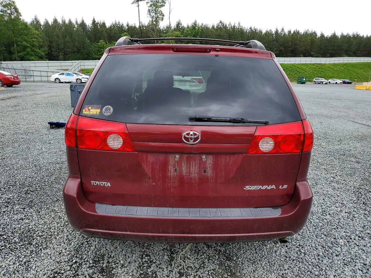 2008 Toyota Sienna Le 8-Passenger - Фото 6
