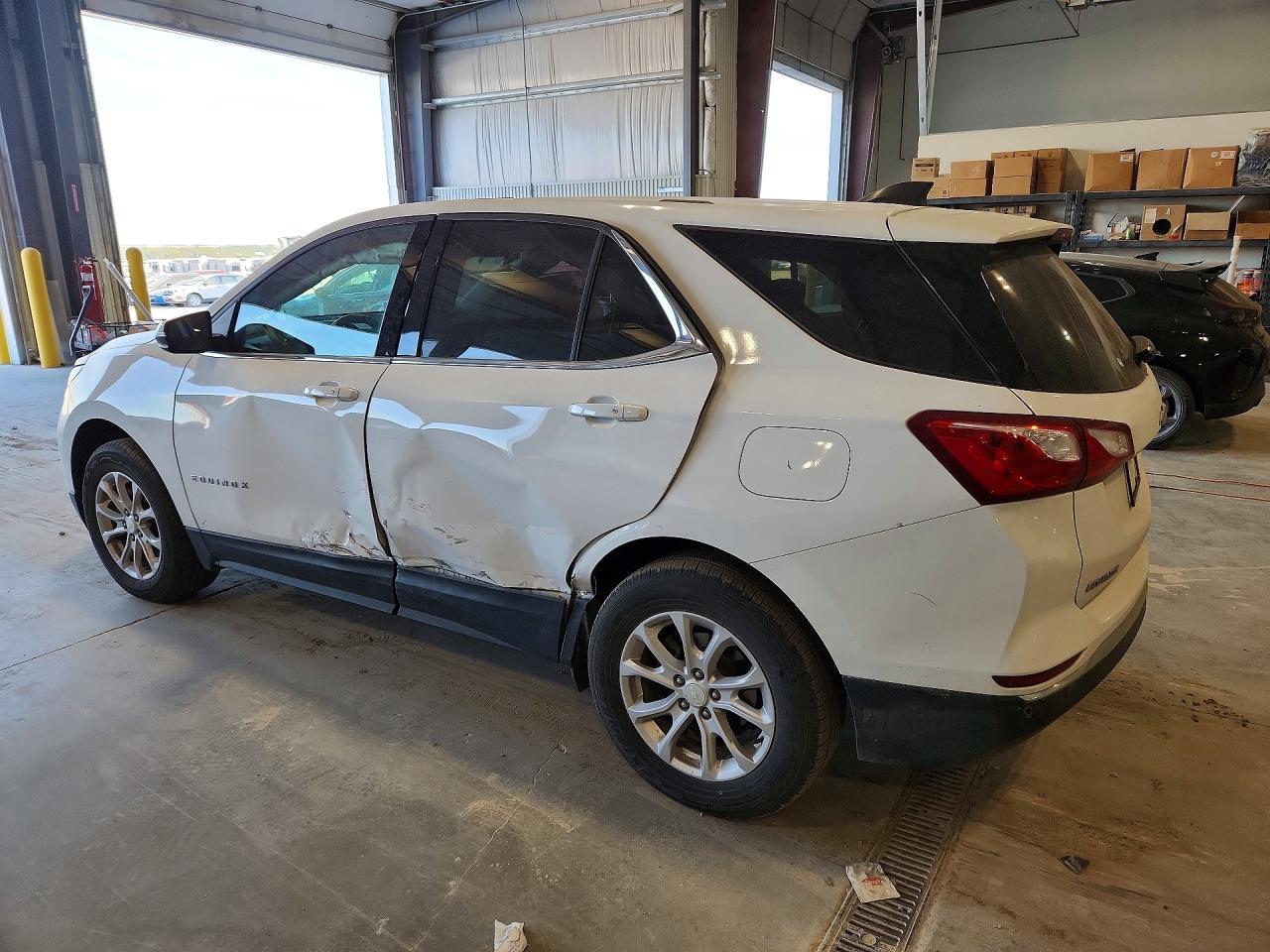 2019 Chevrolet Equinox Lt - Image 2