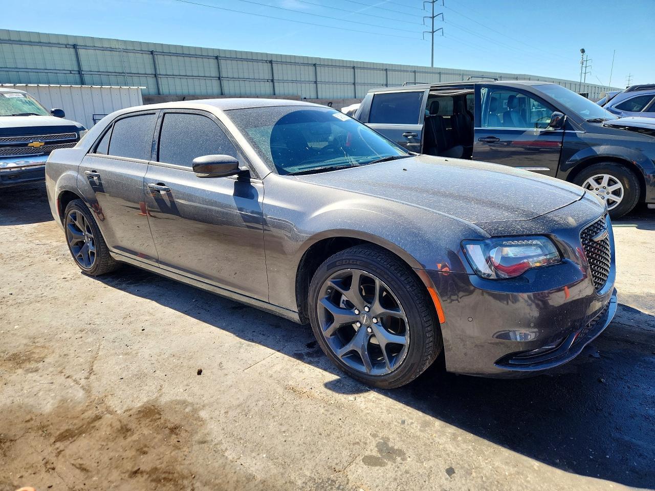2023 Chrysler 300 S - Фото 4
