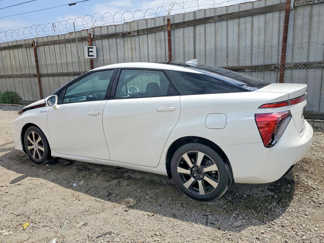 2018 Toyota Mirai Base - Image 2