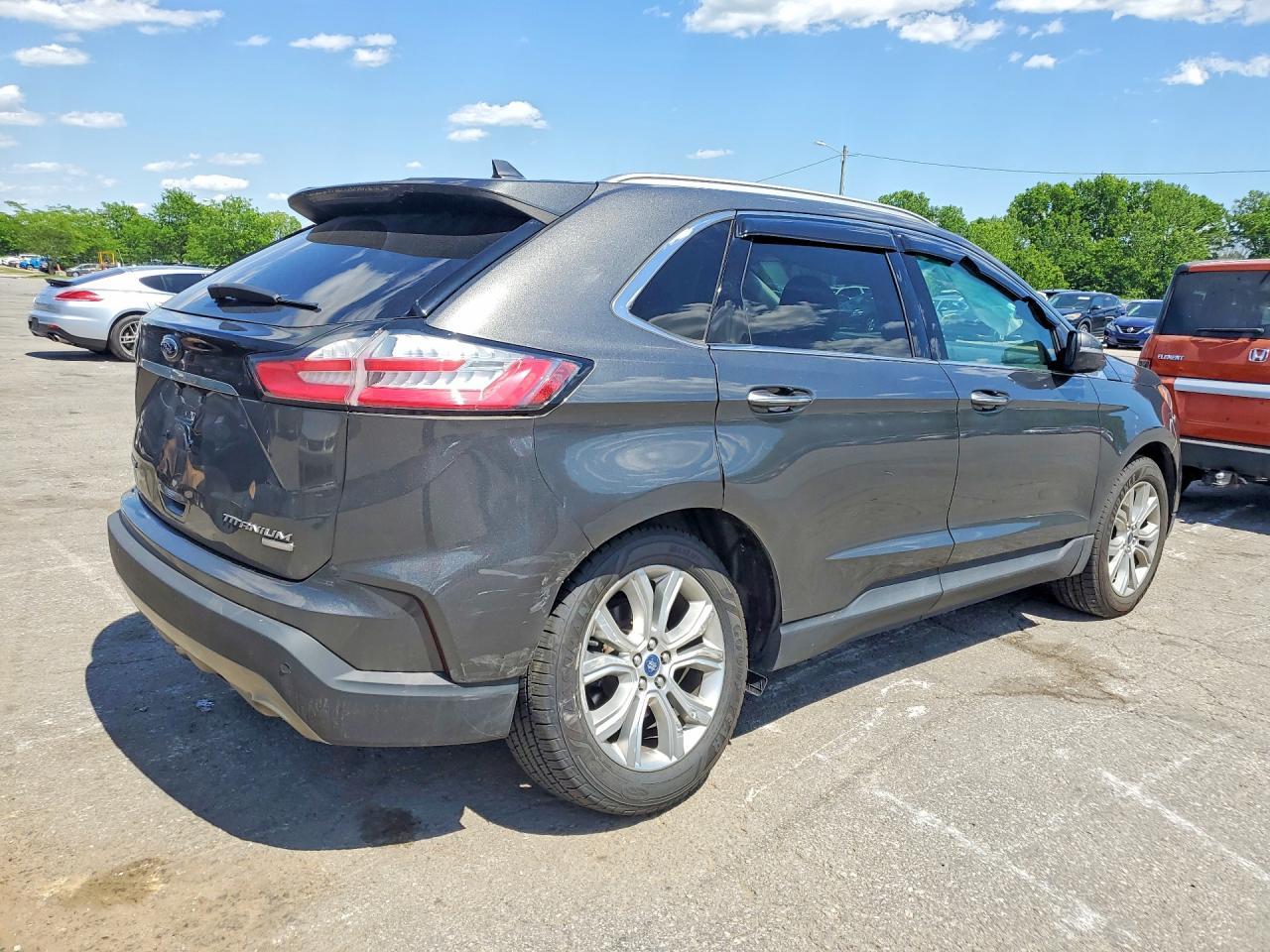 2019 Ford Edge Titanium - Image 3