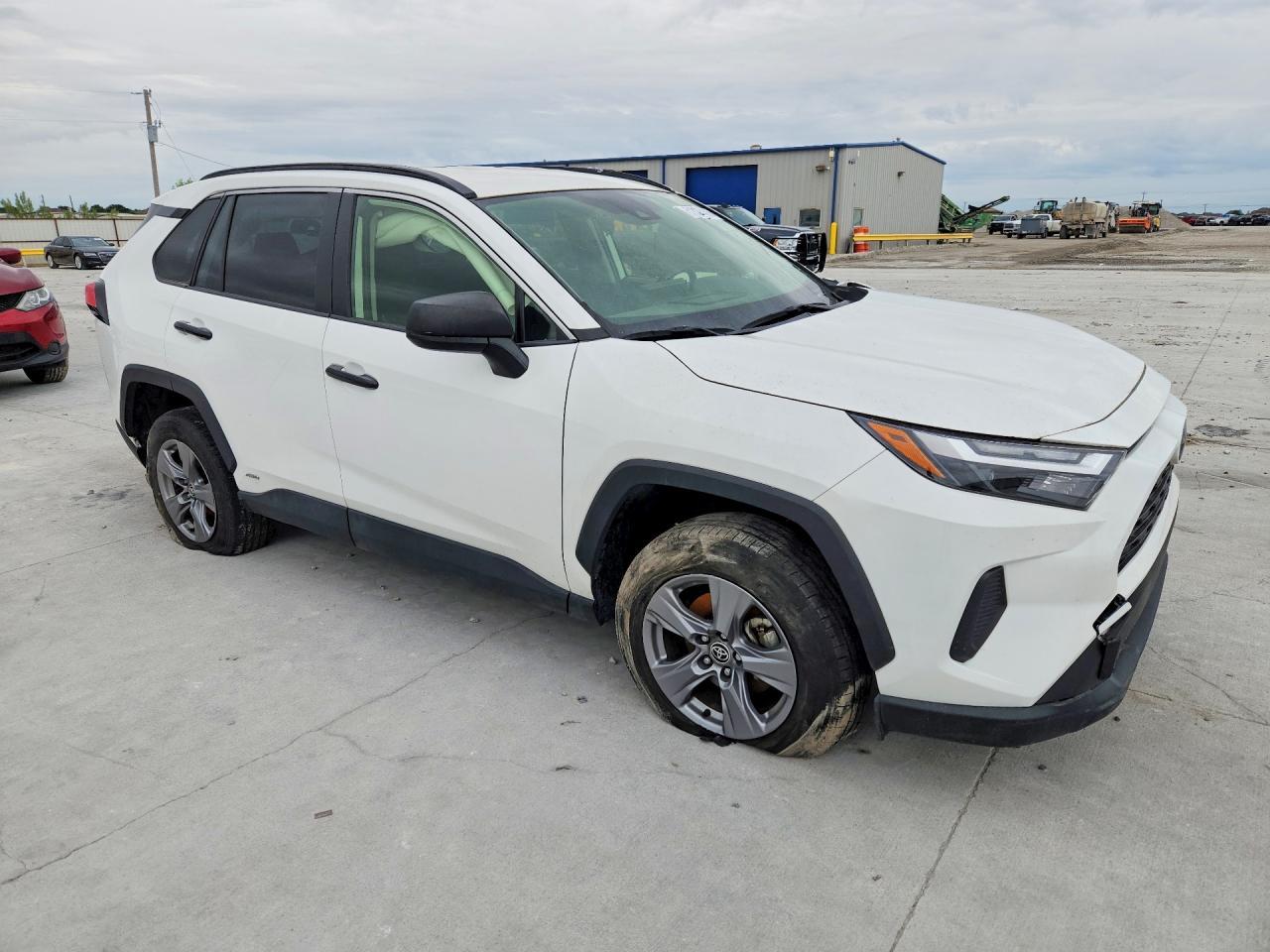 2024 Toyota Rav4 Le - Image 4