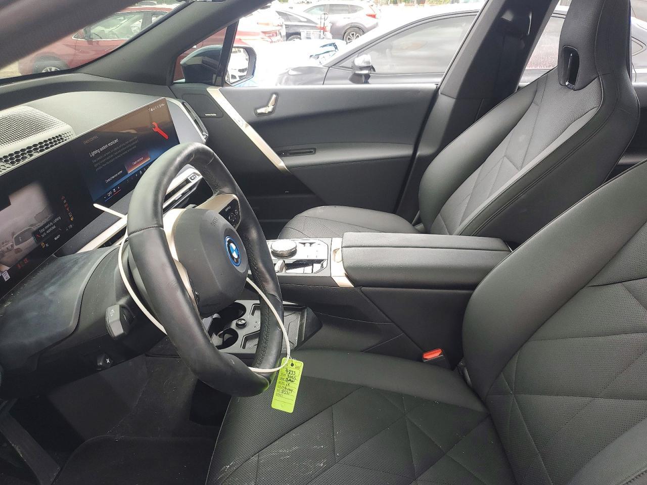 2025 BMW Ix xDrive50 - Фото 7