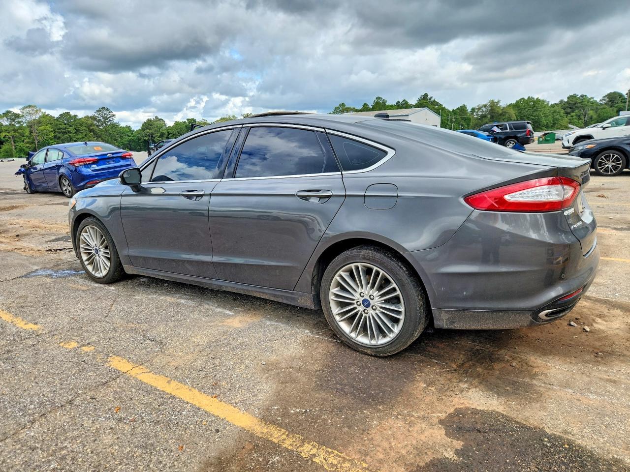 2015 Ford Fusion Se - Фото 2