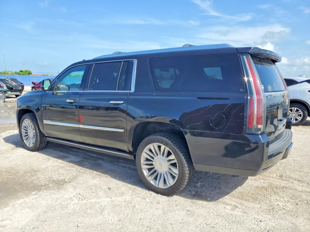 2015 Cadillac Escalade Esv Platinum - Фото 2