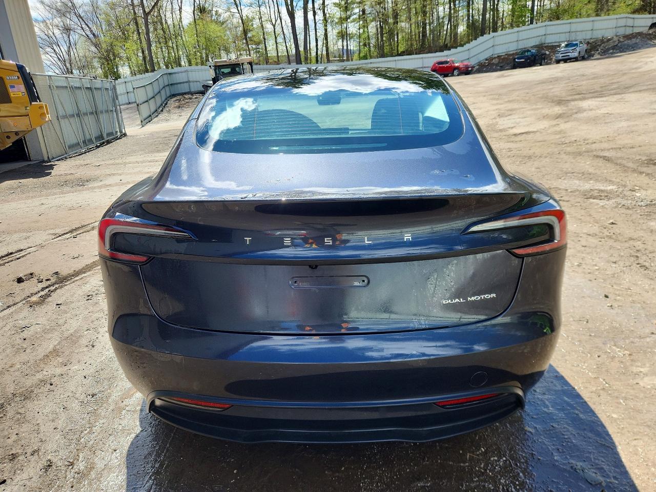 2025 Tesla Model 3 - Image 6