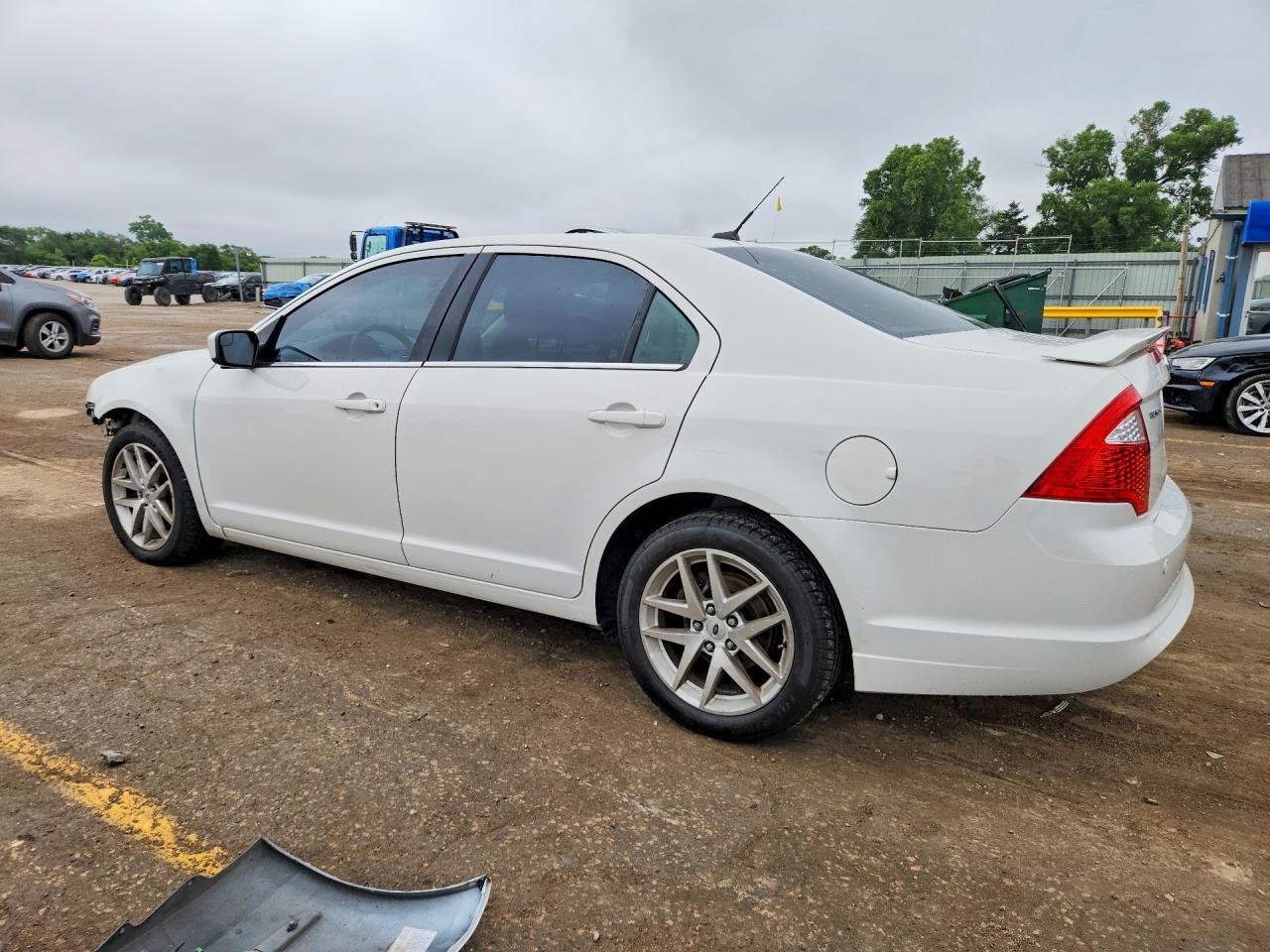 2011 Ford Fusion Se - Image 2