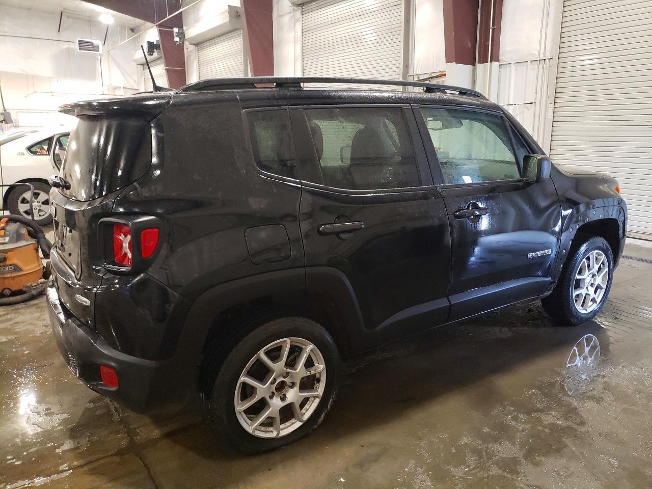 2022 Jeep Renegade Latitude - Фото 3
