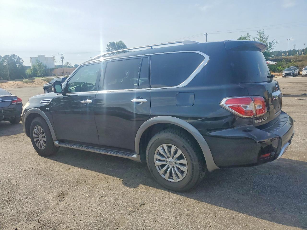 2017 Nissan Armada Sv - Image 2