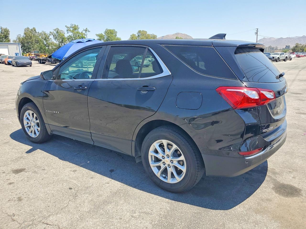 2021 Chevrolet Equinox Lt - Image 2