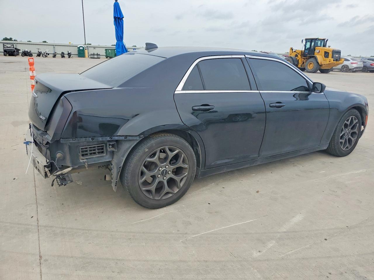2015 Chrysler 300 Limited - Фото 3