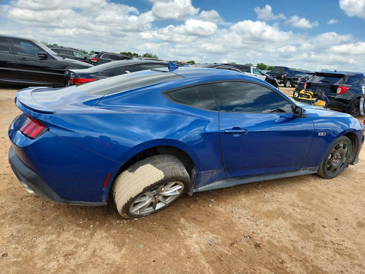 2024 Ford Mustang Gt - Image 3