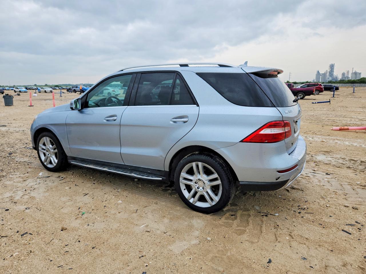 2014 Mercedes-Benz Ml 350 Bluetec - Image 2