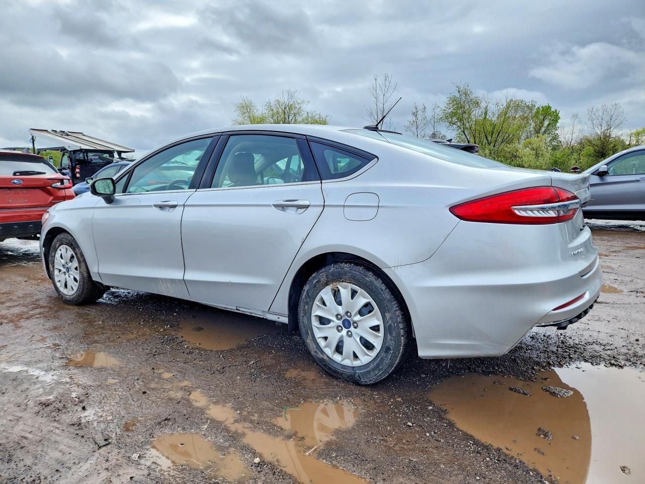 2019 Ford Fusion S - Image 2