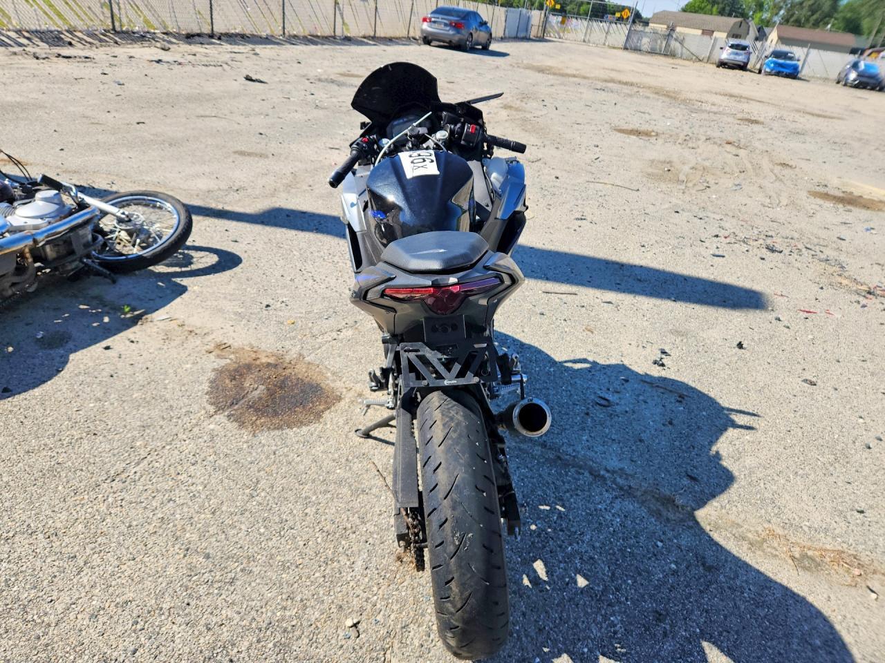 2025 Kawasaki Ex500 - Фото 4