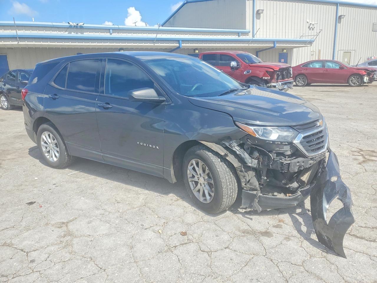 2018 Chevrolet Equinox Ls - Image 4