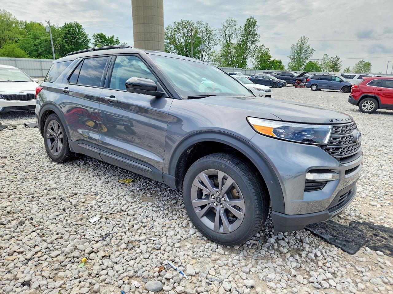 2023 Ford Explorer Xlt - Image 4