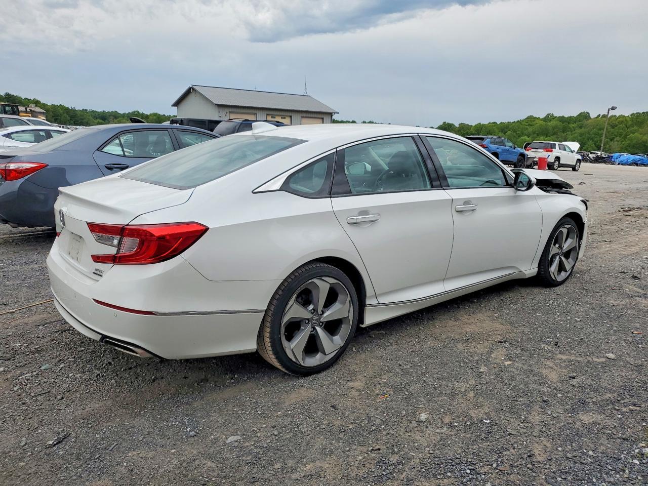 2019 Honda Accord Touring - Фото 3