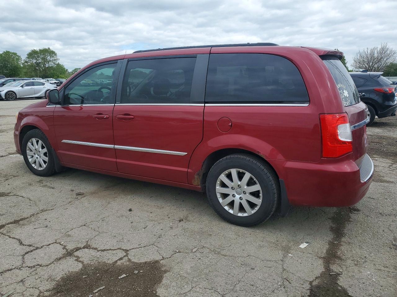 2013 Chrysler Town & Country Touring - Image 2