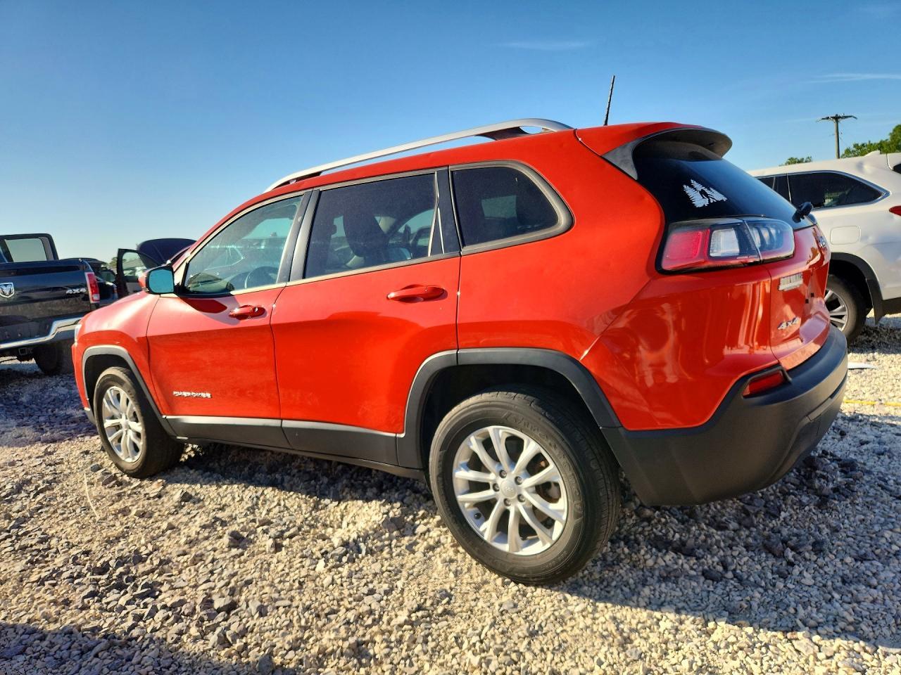 2021 Jeep Cherokee Latitude - Image 2