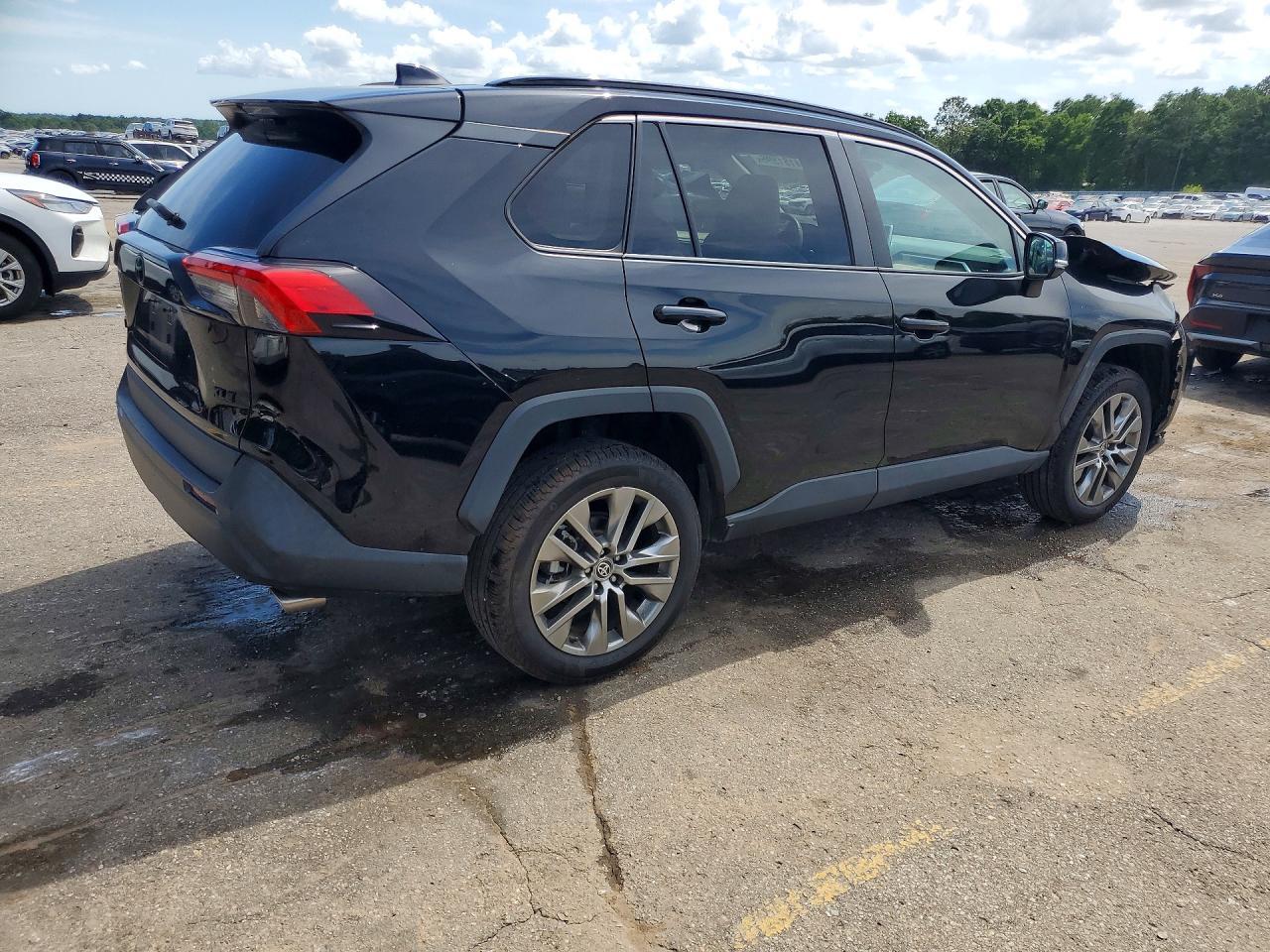 2022 Toyota Rav4 Xle Premium - Image 3