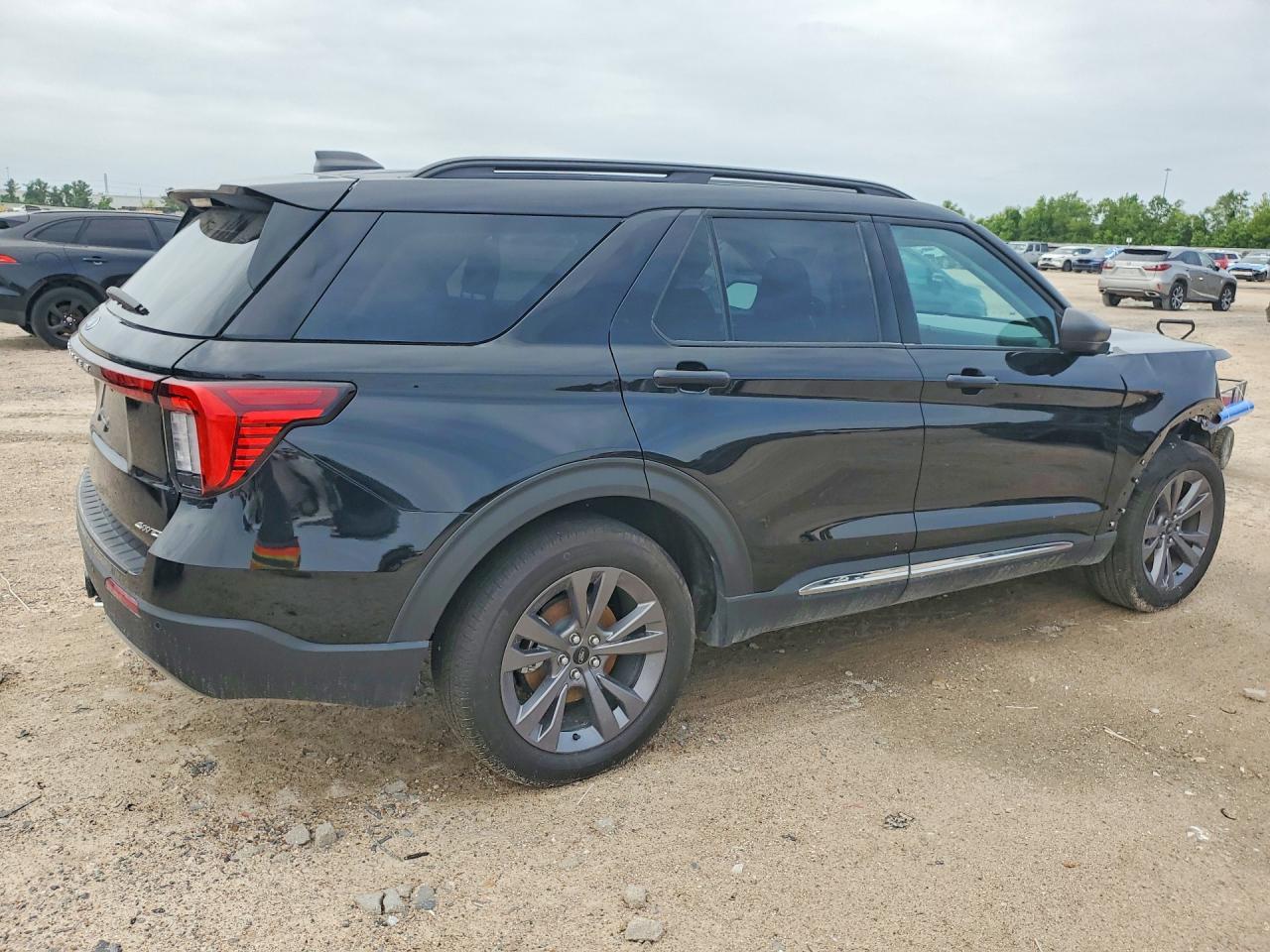 2025 Ford Explorer Active - Фото 3