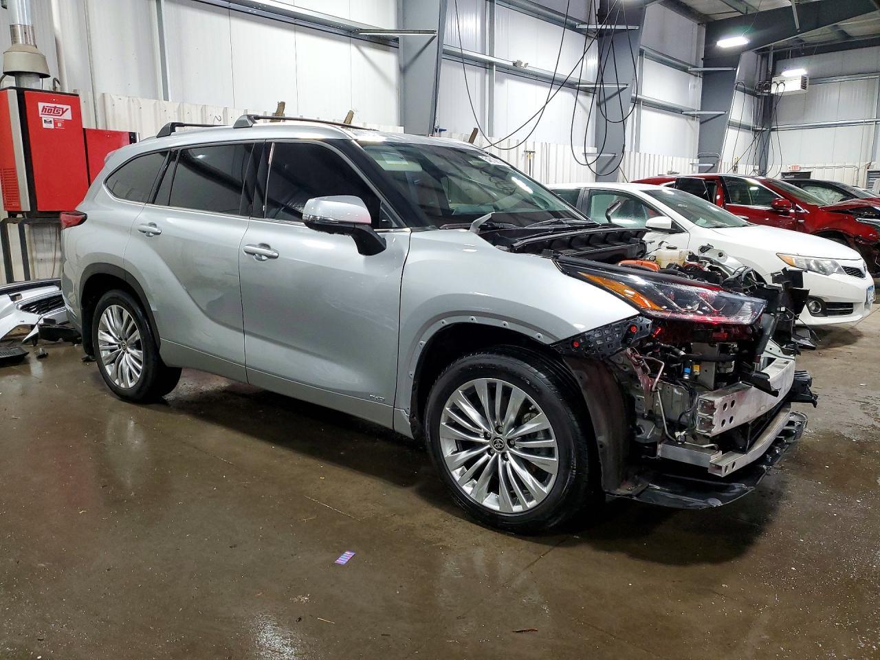 2023 Toyota Highlander Hybrid Platinum - Фото 4