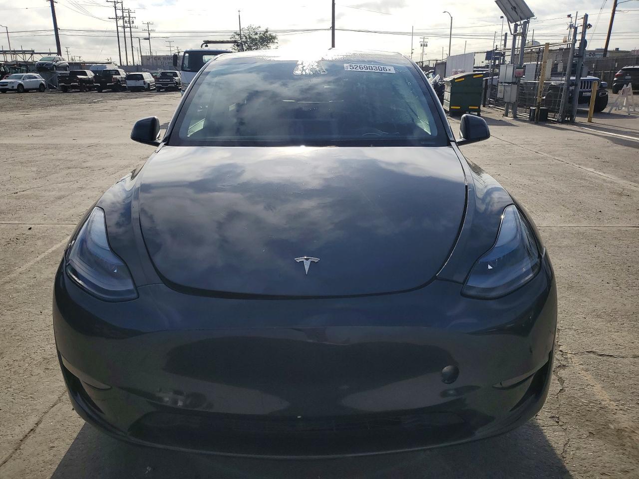 2024 Tesla Model Y - Image 5